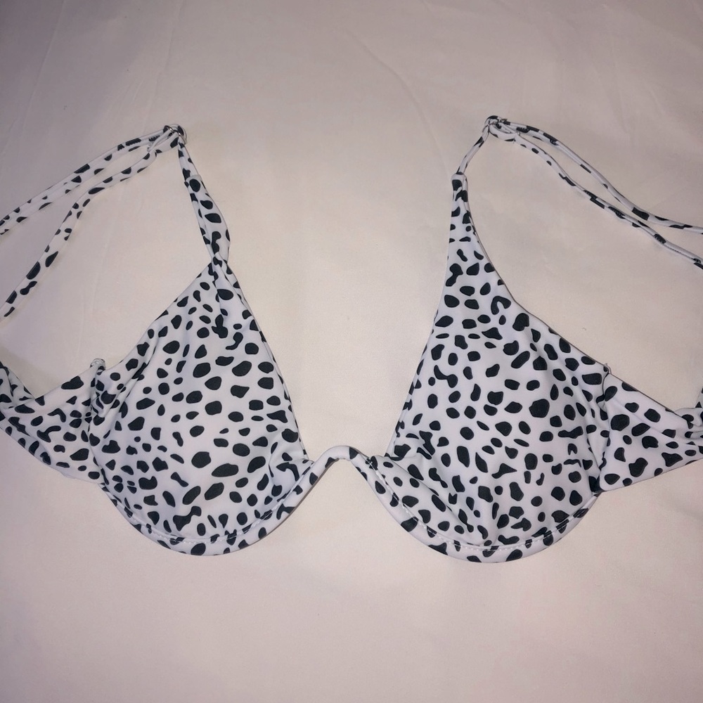 Dalmatian bikini top. wire